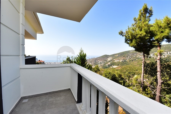 اطلالة بحرية - شقق ودوبلكس - في مركز الانيا