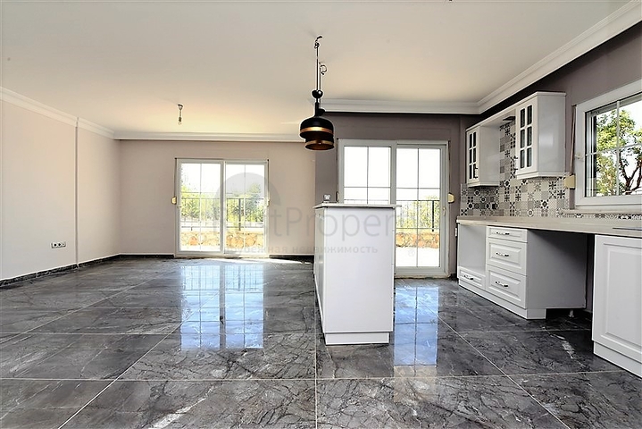 اطلالة بحرية - شقق ودوبلكس - في مركز الانيا