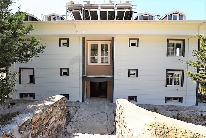 اطلالة بحرية - شقق ودوبلكس - في مركز الانيا