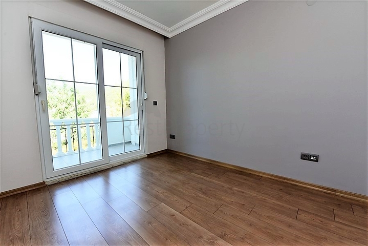 اطلالة بحرية - شقق ودوبلكس - في مركز الانيا