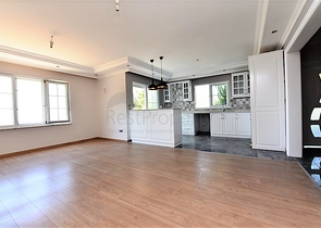 اطلالة بحرية - شقق ودوبلكس - في مركز الانيا