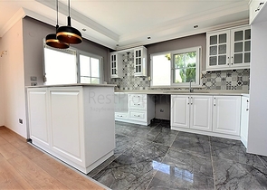 اطلالة بحرية - شقق ودوبلكس - في مركز الانيا