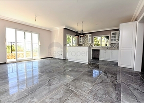 اطلالة بحرية - شقق ودوبلكس - في مركز الانيا