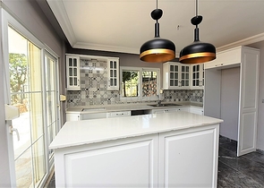 اطلالة بحرية - شقق ودوبلكس - في مركز الانيا