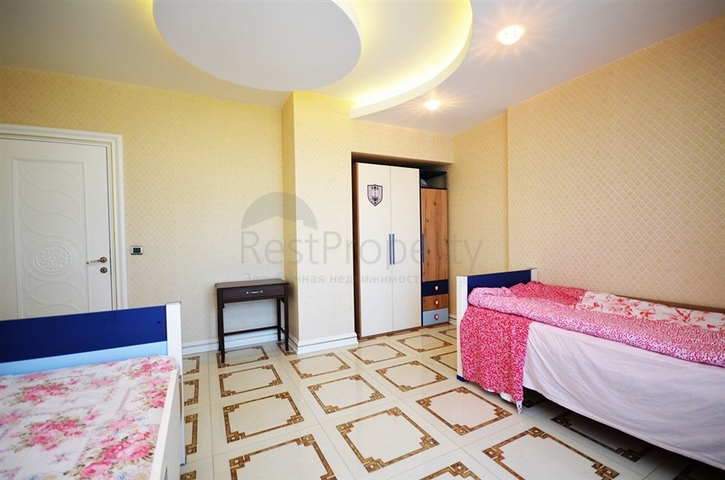 دوبلكس ساحرة - على البحر مبشرة - اثاث فاخر - 3غرف وصالة -مهموتلار / الانيا 