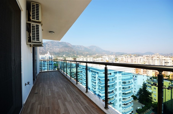 دوبلكس ساحرة - على البحر مبشرة - اثاث فاخر - 3غرف وصالة -مهموتلار / الانيا 