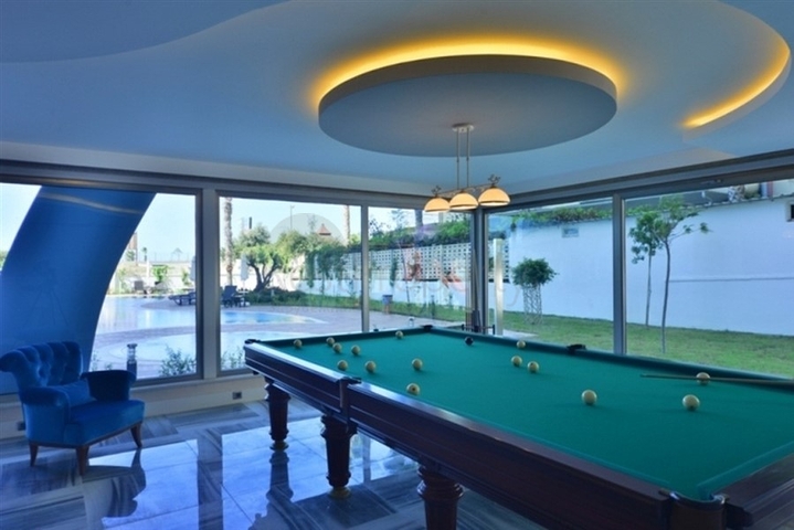 دوبلكس ساحرة - على البحر مبشرة - اثاث فاخر - 3غرف وصالة -مهموتلار / الانيا 