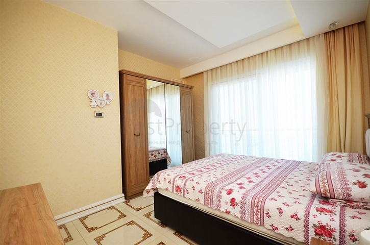 دوبلكس ساحرة - على البحر مبشرة - اثاث فاخر - 3غرف وصالة -مهموتلار / الانيا 