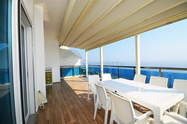 دوبلكس ساحرة - على البحر مبشرة - اثاث فاخر - 3غرف وصالة -مهموتلار / الانيا 