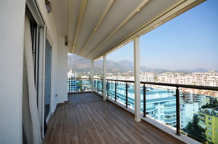 دوبلكس ساحرة - على البحر مبشرة - اثاث فاخر - 3غرف وصالة -مهموتلار / الانيا 