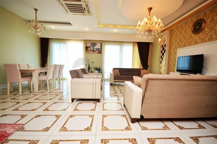 دوبلكس ساحرة - على البحر مبشرة - اثاث فاخر - 3غرف وصالة -مهموتلار / الانيا 