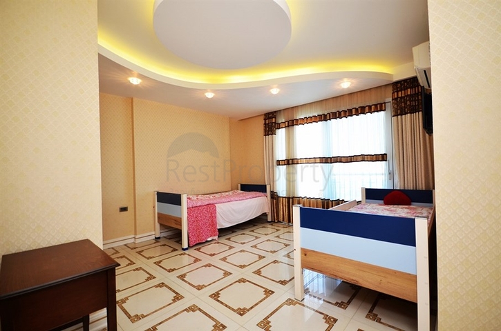 دوبلكس ساحرة - على البحر مبشرة - اثاث فاخر - 3غرف وصالة -مهموتلار / الانيا 