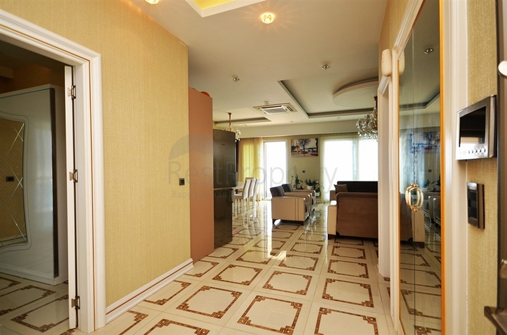 دوبلكس ساحرة - على البحر مبشرة - اثاث فاخر - 3غرف وصالة -مهموتلار / الانيا 