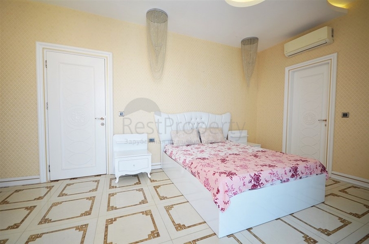 دوبلكس ساحرة - على البحر مبشرة - اثاث فاخر - 3غرف وصالة -مهموتلار / الانيا 