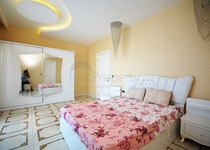 دوبلكس ساحرة - على البحر مبشرة - اثاث فاخر - 3غرف وصالة -مهموتلار / الانيا 