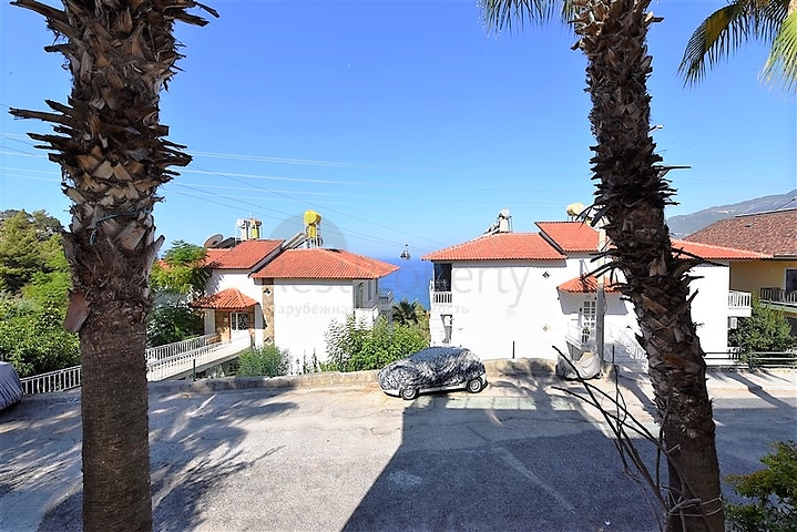 اطلالة بحر -شقة عائلية مفروشة - غرفتين وصالة - في مركز الانيا 