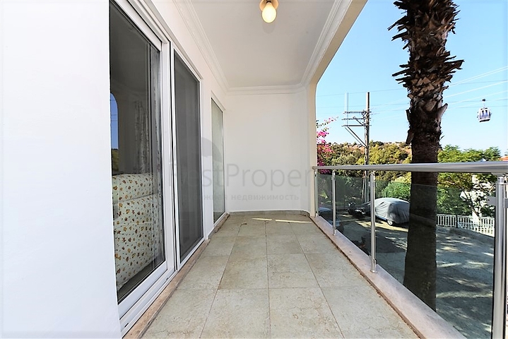 اطلالة بحر -شقة عائلية مفروشة - غرفتين وصالة - في مركز الانيا 