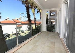 اطلالة بحر -شقة عائلية مفروشة - غرفتين وصالة - في مركز الانيا 