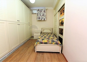 اطلالة بحر -شقة عائلية مفروشة - غرفتين وصالة - في مركز الانيا 