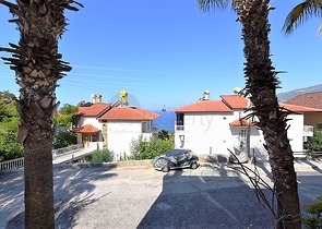 اطلالة بحر -شقة عائلية مفروشة - غرفتين وصالة - في مركز الانيا 