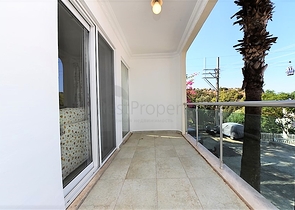 اطلالة بحر -شقة عائلية مفروشة - غرفتين وصالة - في مركز الانيا 