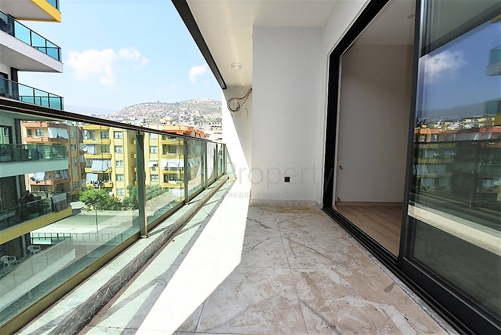 مجمع فاخر - شقق 2 غرفة وصالة - مطبخ منفصل -في مركز الانيا 