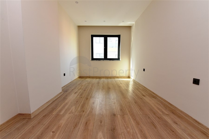 مجمع فاخر - شقق 2 غرفة وصالة - مطبخ منفصل -في مركز الانيا 