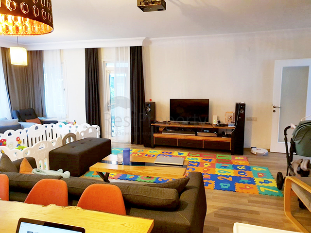 شقة 3 + 1 في مجمع 50 متر من البحر في كونيالتي