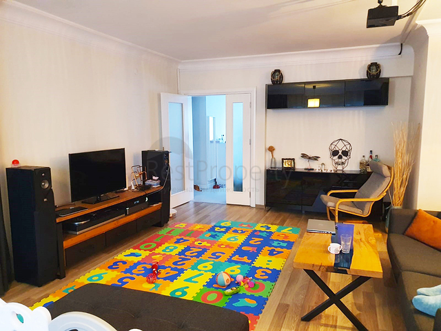 شقة 3 + 1 في مجمع 50 متر من البحر في كونيالتي