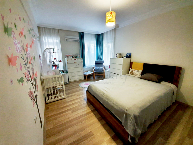 شقة 3 + 1 في مجمع 50 متر من البحر في كونيالتي