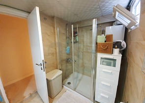 شقة 3 + 1 في مجمع 50 متر من البحر في كونيالتي