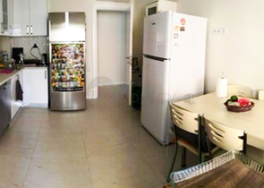 شقة 3 + 1 في مجمع 50 متر من البحر في كونيالتي