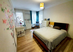 شقة 3 + 1 في مجمع 50 متر من البحر في كونيالتي