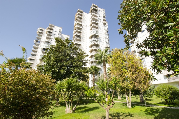 شقة 3 + 1 مطلة على البحر في وسط لارا أنطاليا