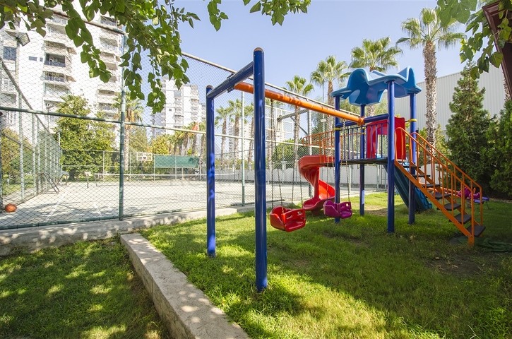 شقة 3 + 1 مطلة على البحر في وسط لارا أنطاليا