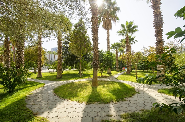 شقة 3 + 1 مطلة على البحر في وسط لارا أنطاليا