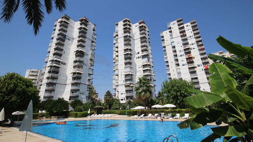 شقة 3 + 1 مطلة على البحر في وسط لارا أنطاليا