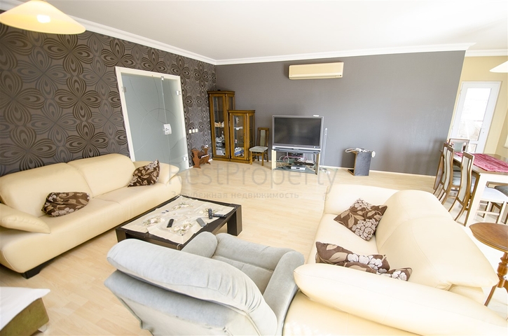 شقة 3 + 1 مطلة على البحر في وسط لارا أنطاليا