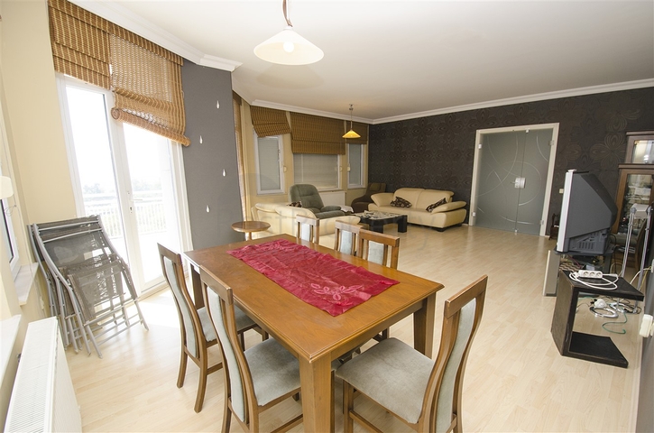 شقة 3 + 1 مطلة على البحر في وسط لارا أنطاليا