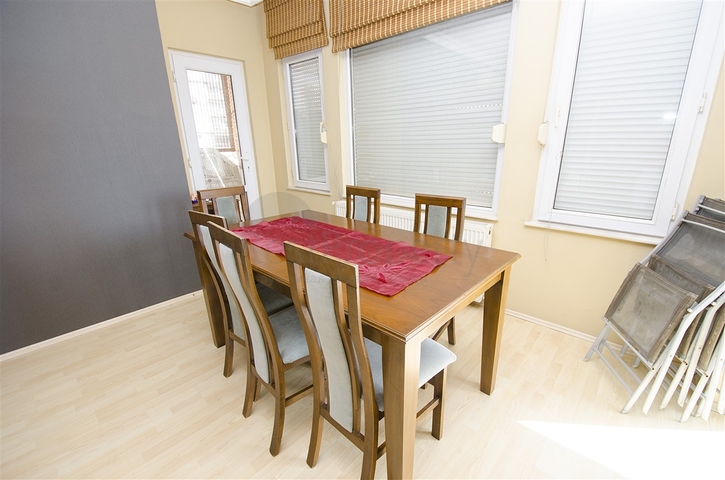 شقة 3 + 1 مطلة على البحر في وسط لارا أنطاليا