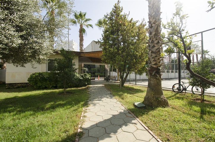 شقة 3 + 1 مطلة على البحر في وسط لارا أنطاليا