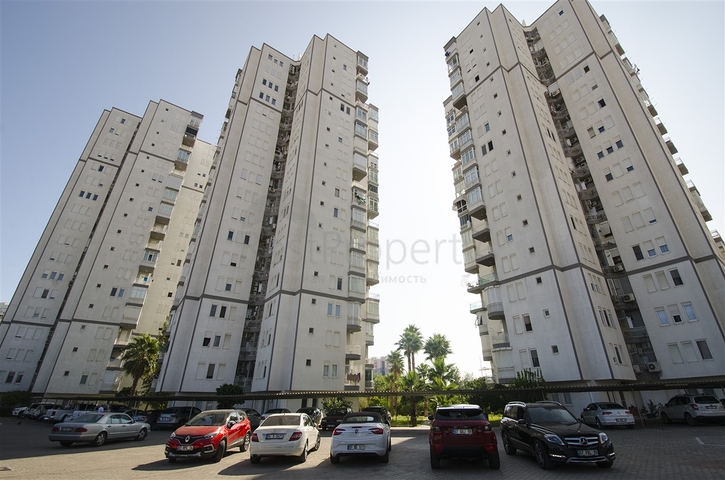 شقة 3 + 1 مطلة على البحر في وسط لارا أنطاليا