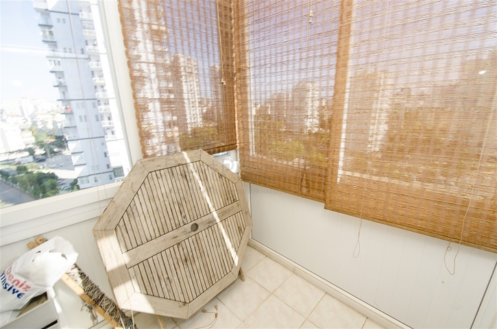 شقة 3 + 1 مطلة على البحر في وسط لارا أنطاليا