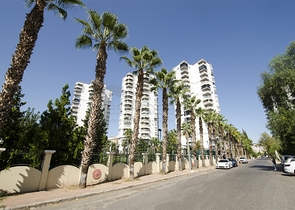 شقة 3 + 1 مطلة على البحر في وسط لارا أنطاليا