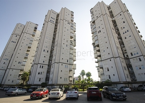 شقة 3 + 1 مطلة على البحر في وسط لارا أنطاليا