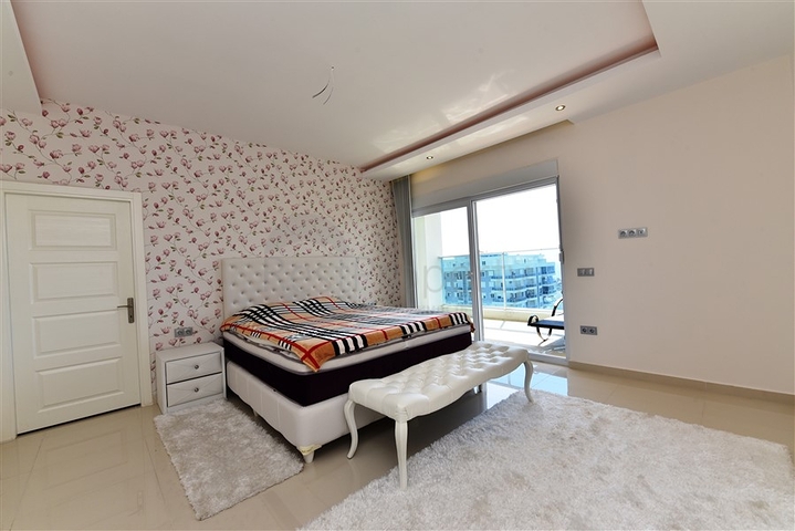 اطلالة بحر - بنتهاوس فاخرة - ضمن مجمع مميز بخدمات 5 نجوم -في مهموتلار / الانيا 