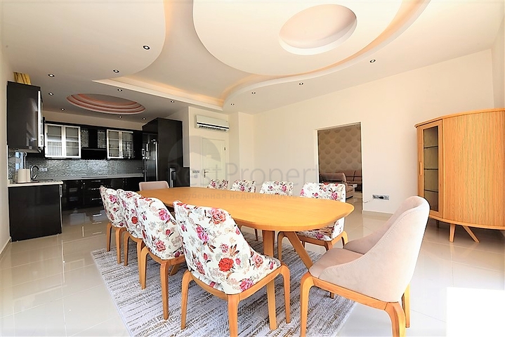 اطلالة بحر - بنتهاوس فاخرة - ضمن مجمع مميز بخدمات 5 نجوم -في مهموتلار / الانيا 