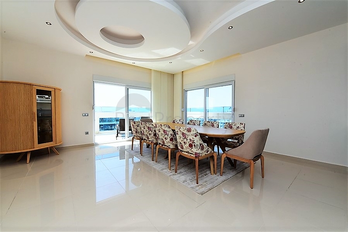 اطلالة بحر - بنتهاوس فاخرة - ضمن مجمع مميز بخدمات 5 نجوم -في مهموتلار / الانيا 