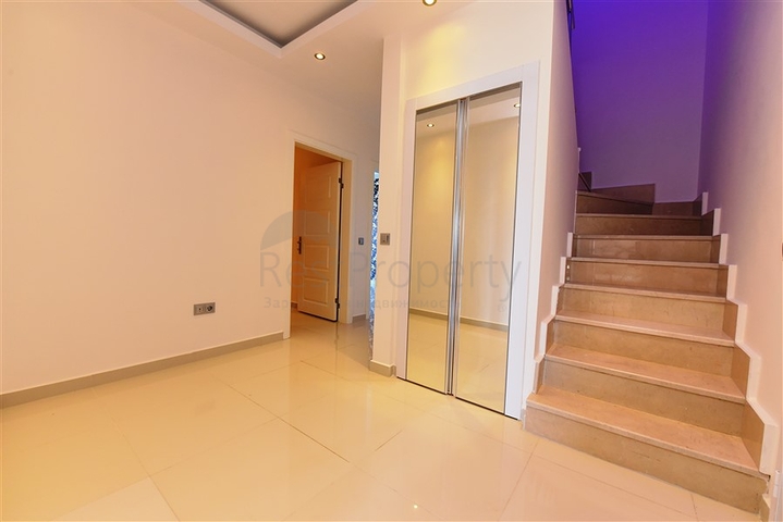 اطلالة بحر - بنتهاوس فاخرة - ضمن مجمع مميز بخدمات 5 نجوم -في مهموتلار / الانيا 