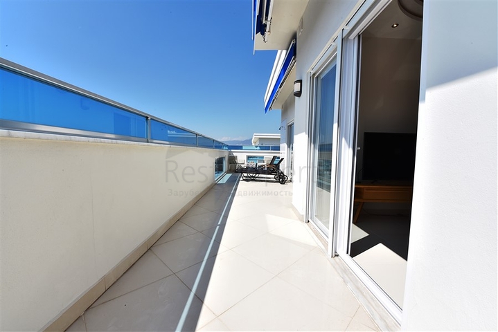 اطلالة بحر - بنتهاوس فاخرة - ضمن مجمع مميز بخدمات 5 نجوم -في مهموتلار / الانيا 